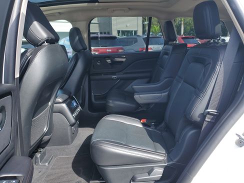 Certified 2023 Lincoln Aviator Reserve image 10