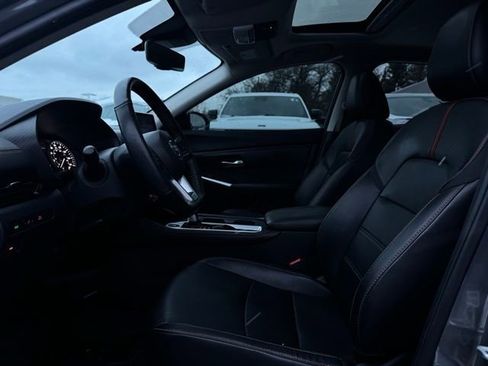 Used 2023 Nissan Sentra SR w/ SR Premium Package image 14