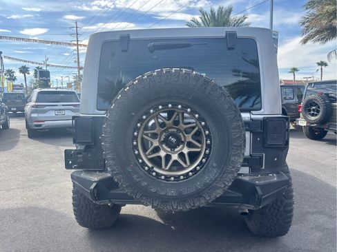 Used 2016 Jeep Wrangler Unlimited Sahara image 6