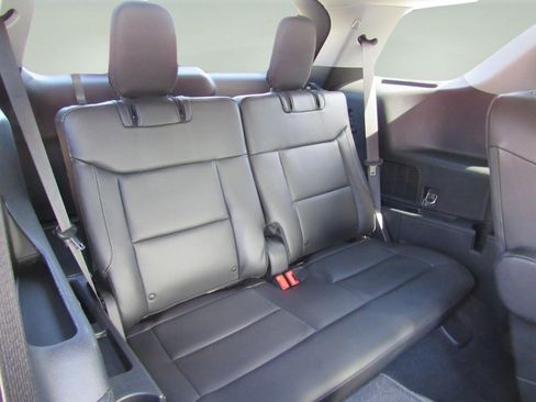 Used 2022 Ford Explorer XLT w/ Equipment Group 202A image 37