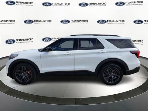 Certified 2025 Ford Explorer ST AWD/4WD image 2