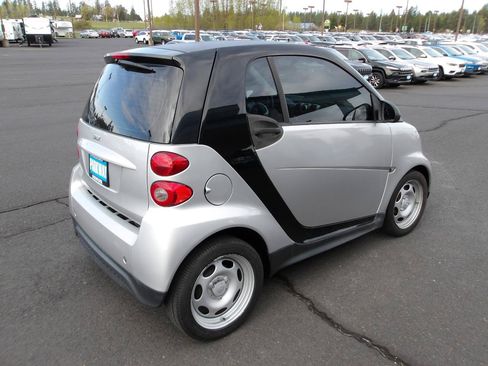 Used 2015 smart fortwo pure RWD image 5