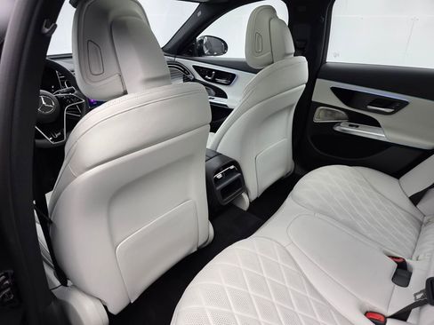 Used 2024 Mercedes-Benz E 450 4MATIC Sedan image 15