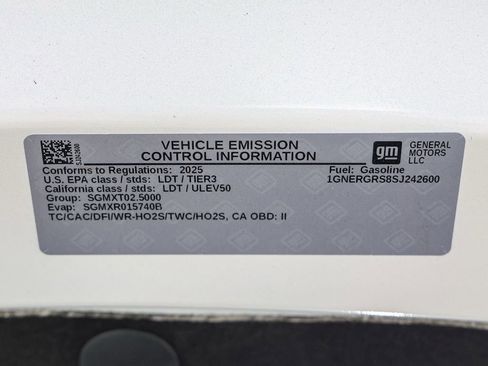 Used 2025 Chevrolet Traverse LT w/ Midnight/Sport Edition FWD image 30