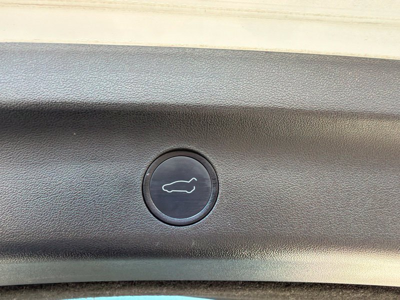 Used 2022 Tesla Model Y Long Range AWD/4WD image 11