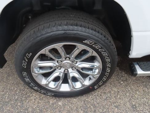 Used 2023 RAM 1500 Laramie AWD/4WD image 15