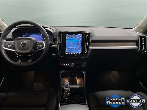 Used 2025 Volvo XC40 B5 Plus image 12
