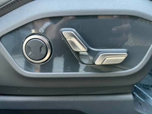 Used 2024 Kia EV9 Wind image 48