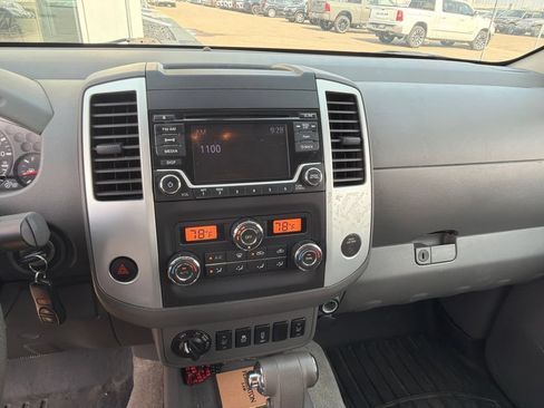 Used 2015 Nissan Frontier SV w/ SV Value Truck Package AWD/4WD image 13