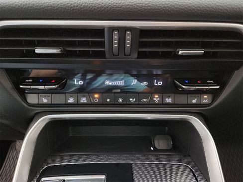 Certified 2025 MAZDA CX-90 Plug-In Hybrid w/Premium Sport image 32