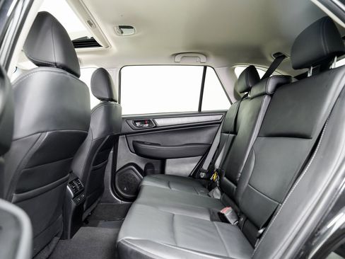 Used 2017 Subaru Outback 2.5i Limited image 23