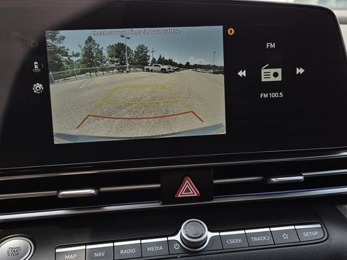 Used 2025 Hyundai Elantra SEL FWD image 14