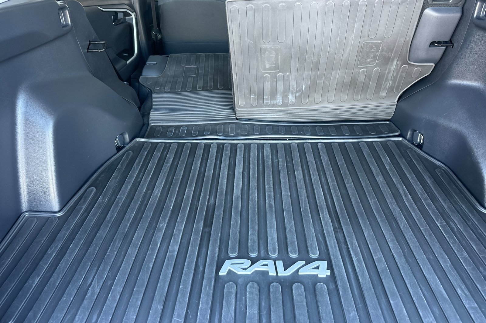 Certified 2024 Toyota RAV4 LE AWD/4WD image 14
