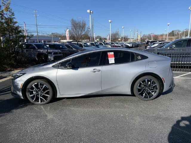 New 2025 Toyota Prius Plug-In Hybrid FWD image 5