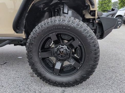 Used 2016 Jeep Wrangler Unlimited Sport w/ Quick Order Package 24S AWD/4WD image 12