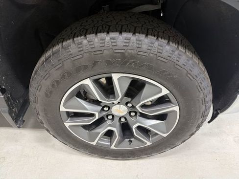 Certified 2025 Chevrolet Silverado 1500 LT AWD/4WD image 14
