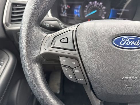 Used 2021 Ford Edge SE image 22