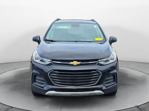Used 2019 Chevrolet Trax LT w/ LT Convenience Package AWD/4WD image 2