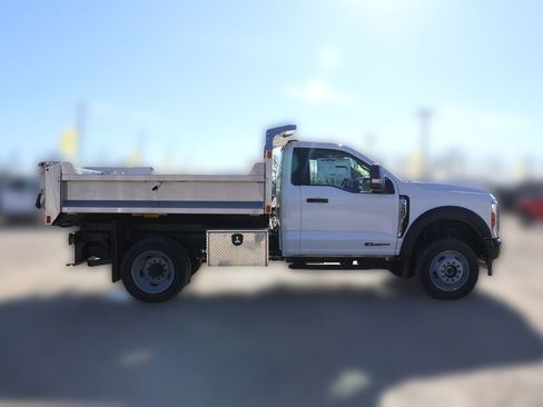 New 2024 Ford F550 4x4 Regular Cab Super Duty image 2