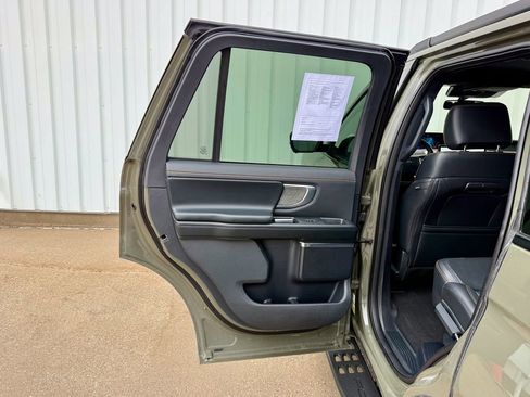 Used 2025 Ford Expedition Tremor image 16