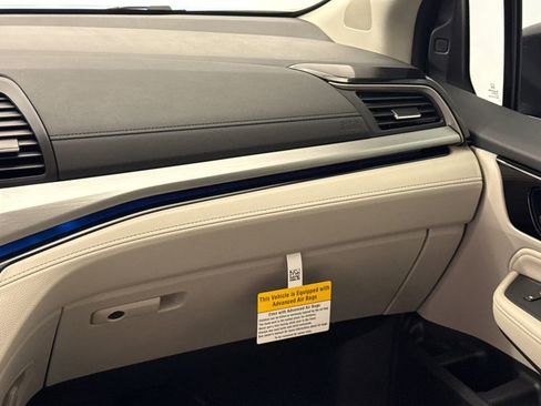 New 2026 Honda Odyssey Touring image 11