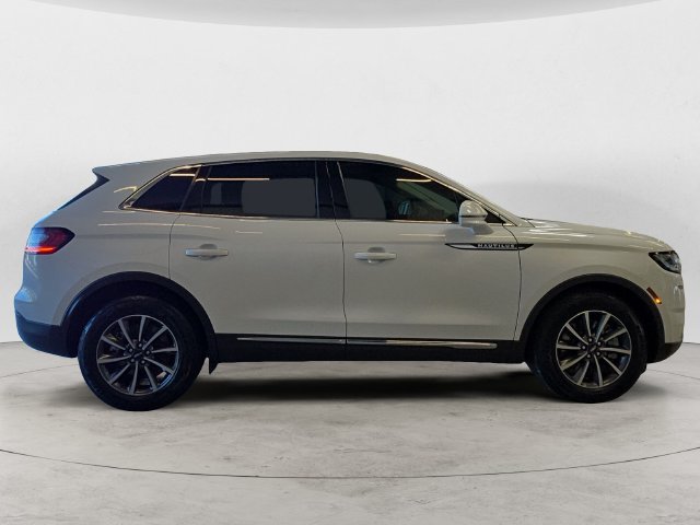 Used 2021 Lincoln Nautilus AWD image 4