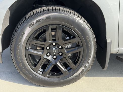 Used 2023 Chevrolet Silverado 1500 Custom RWD image 8