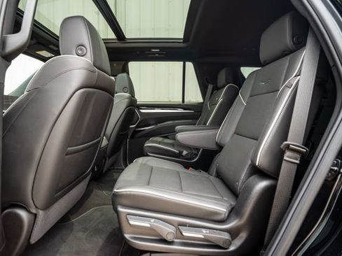 New 2026 Cadillac Escalade Luxury AWD/4WD image 7