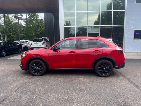 Used 2023 Honda HR-V Sport image 2