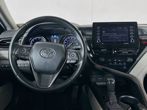 Used 2021 Toyota Camry SE FWD image 17