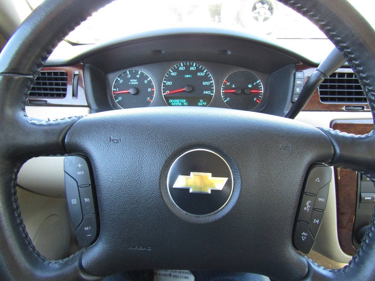 Used 2011 Chevrolet Impala LT FWD image 9