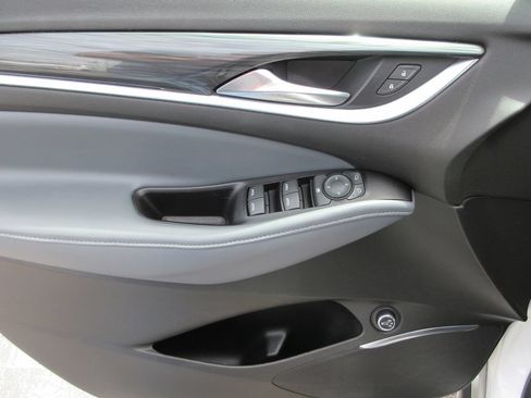 Certified 2019 Buick Enclave Essence FWD image 21