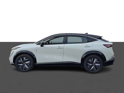 Used 2023 Nissan Ariya FWD image 4