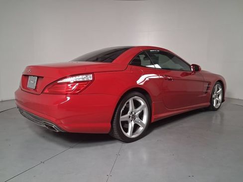 Used 2013 Mercedes-Benz SL 550 image 4