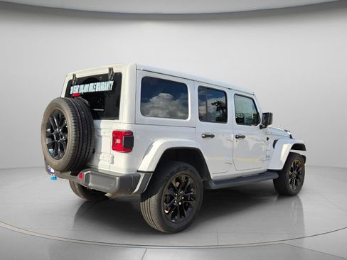 Used 2023 Jeep Wrangler Unlimited Sahara w/ Safety Group AWD/4WD image 7