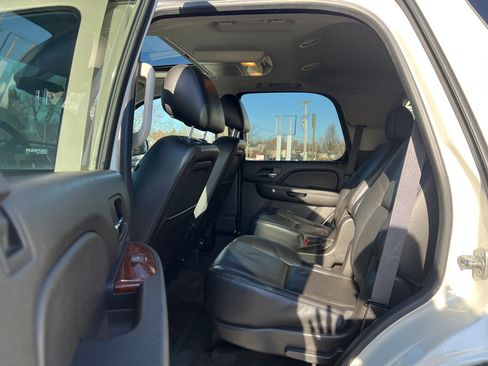 Used 2013 Chevrolet Tahoe LTZ image 32
