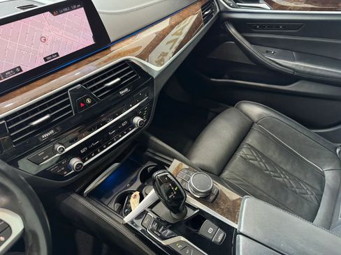 Used 2019 BMW M550i xDrive w/ Premium Package AWD/4WD image 18