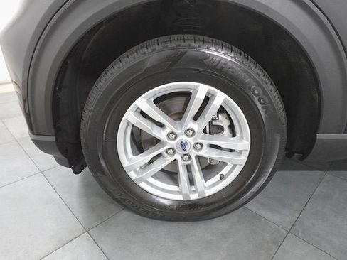 Used 2022 Ford Explorer XLT image 27