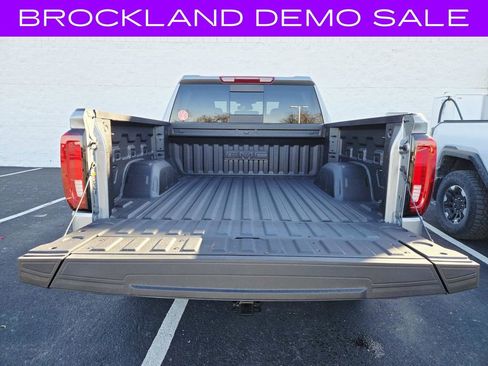 New 2026 GMC Sierra 1500 SLT w/ SLT Premium Plus Package image 17