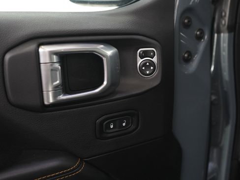 Used 2024 Jeep Wrangler Unlimited Sahara w/ Technology Group AWD/4WD image 19
