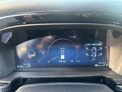 New 2026 Lincoln Corsair Premiere image 13