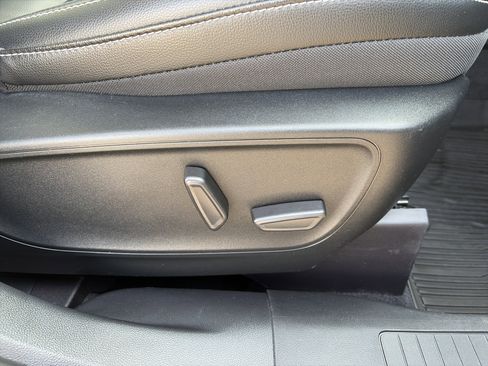 Used 2020 Ford Escape Titanium image 29