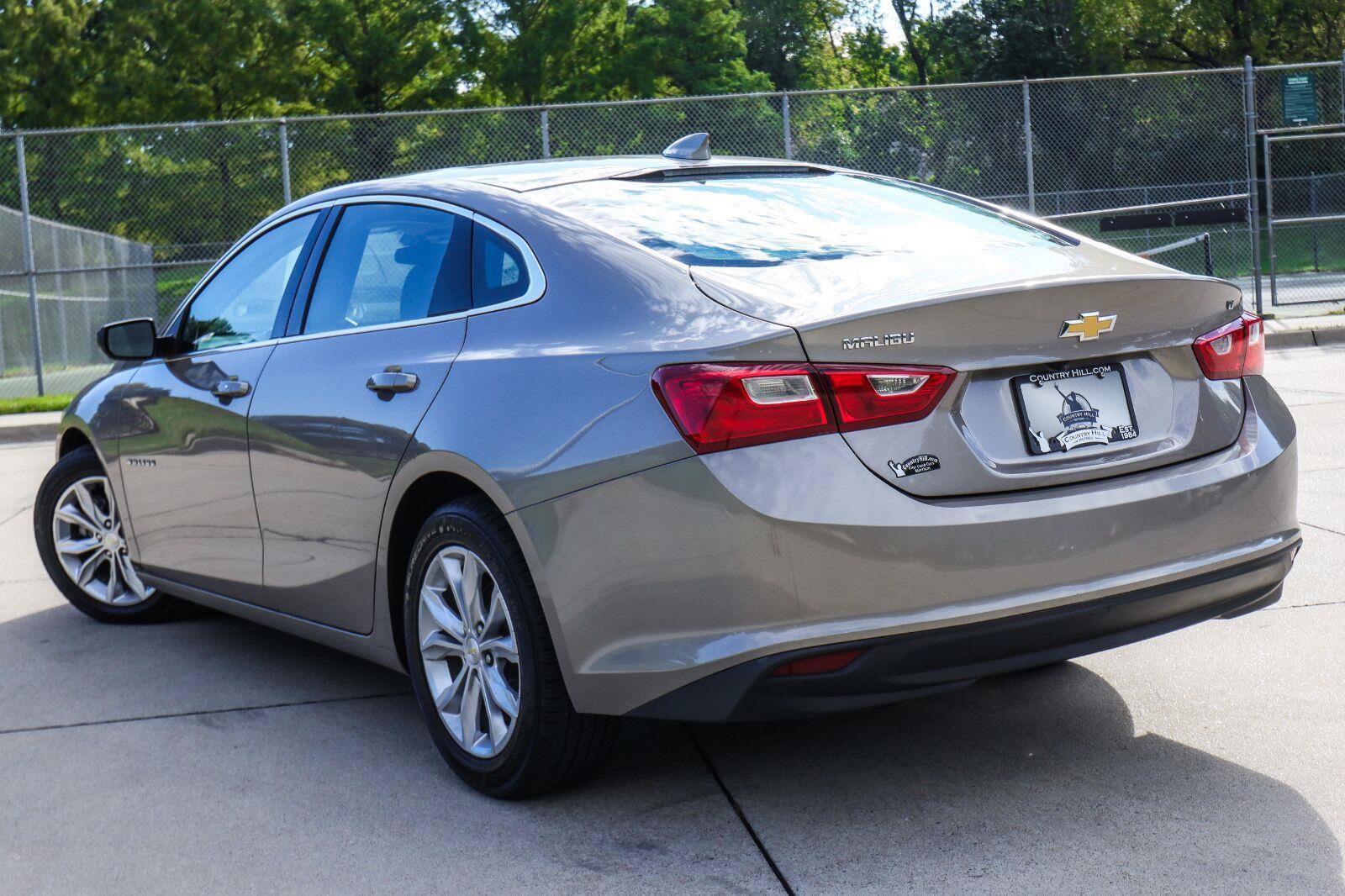 Used 2023 Chevrolet Malibu LT FWD image 16