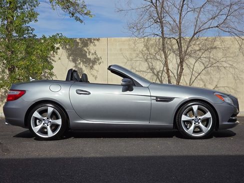 Used 2012 Mercedes-Benz SLK 350 image 12