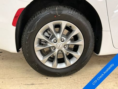 New 2026 Chrysler Pacifica Select image 20