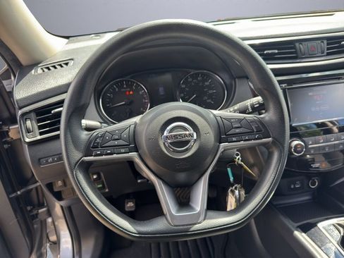 Used 2018 Nissan Rogue S image 15