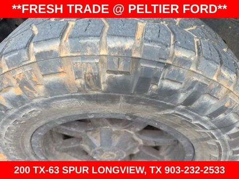 Used 2017 Jeep Wrangler Unlimited Sahara w/ Connectivity Group image 5