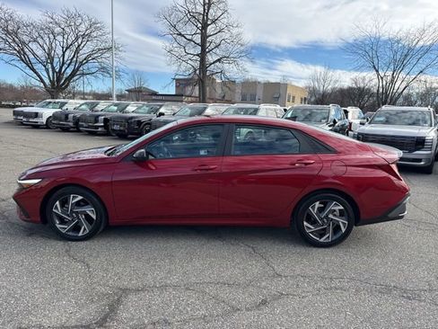 Certified 2025 Hyundai Elantra Sport w/ Cargo Package image 21