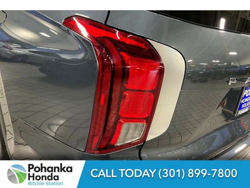 Used 2023 Hyundai Palisade SEL image 30