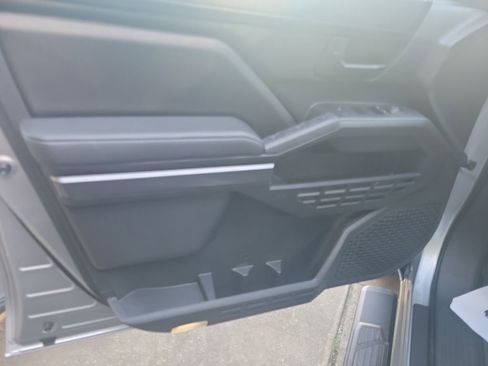 Certified 2025 Toyota Tacoma SR5 image 11